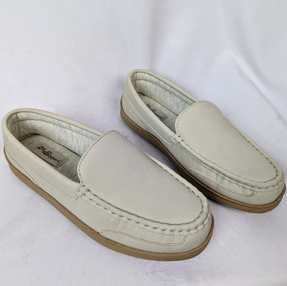 My Pillow My Slippers Women sz. 9 Moccasins Slip On Comfort Leather Rubber Soles
